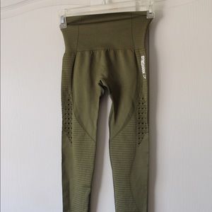 knock off gym shark leggings never worn